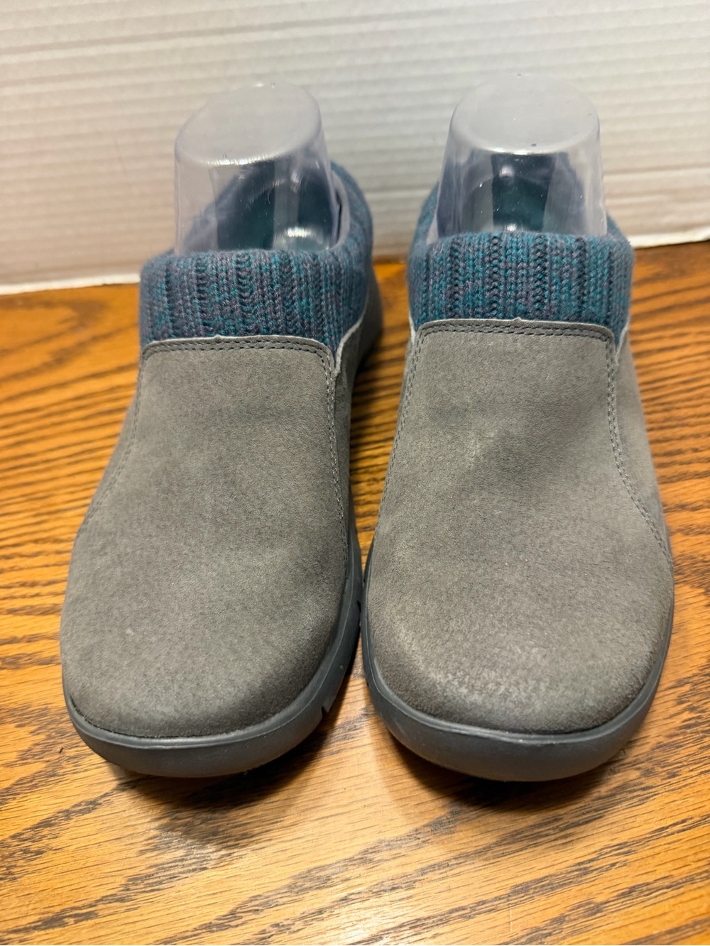 Dansko Emily Grey Slip-On Suede Shoes with Teal Knit Collar size38